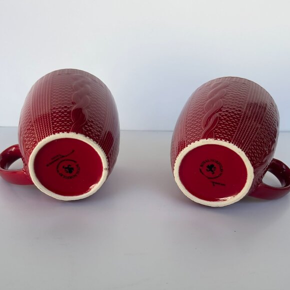 Royal Norfolk Red Sweater Embossed 16 oz Coffee, Hot Chocolate, Tea Mug Pair - Picture 7 of 9